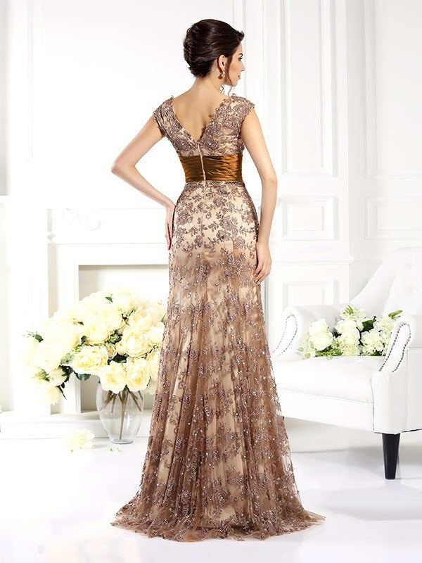 Robe longue en dentelle à volants et col en V pour mère de la mariée